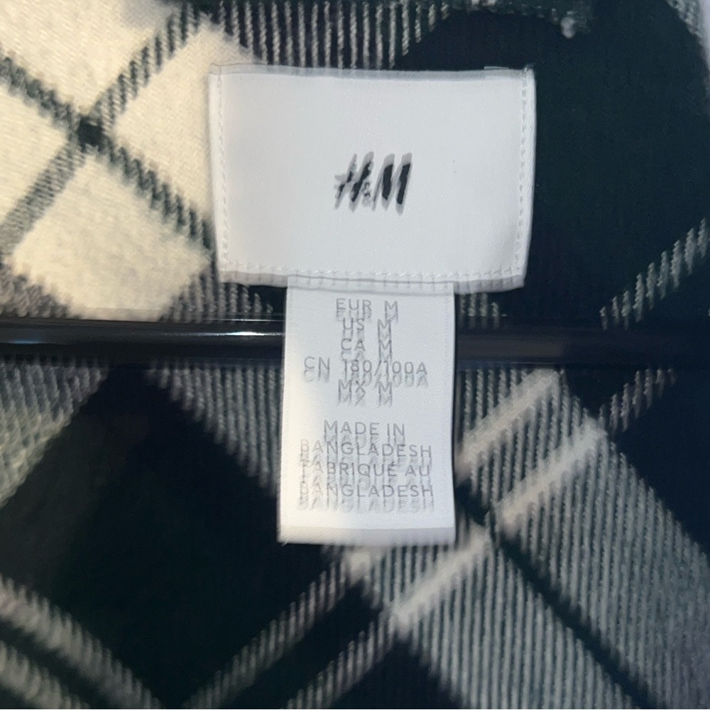 H&M Dark Green and White Plaid Flannel Jacket with Grey Hoodie- Men’s Size M - Picture 4 of 4